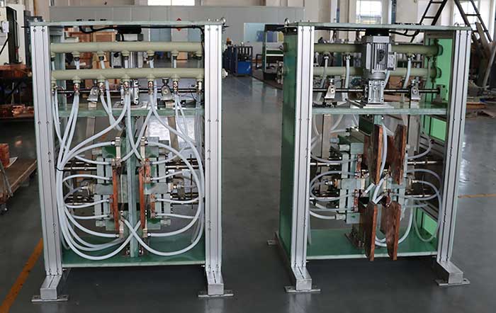 中頻感應熔煉爐的爐體切換開關