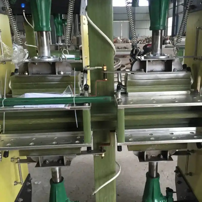 新型臥式換爐開關重構中頻爐換爐效率